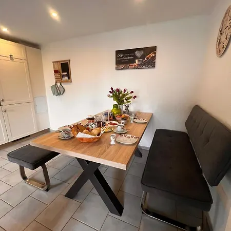 In Mit Terrasse, Grill Und Garten Apartment *